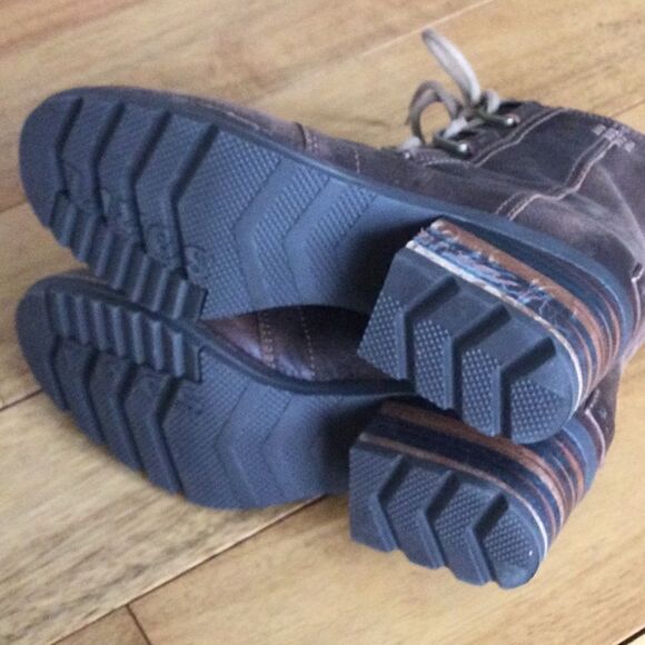 Sorel lug sole boots - Picture 4 of 6